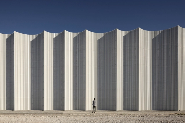 意义的多重层次：探索建筑围护结构的深度内涵