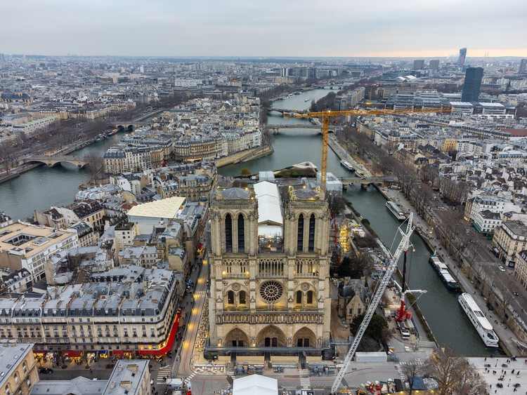 重建巴黎圣母院：法国标志性大教堂的修复之旅 - 1 的图像 16