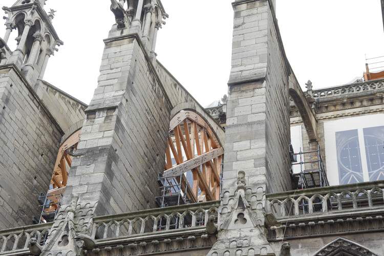 重建巴黎圣母院：法国标志性大教堂的修复之旅 - 7 的图像 16