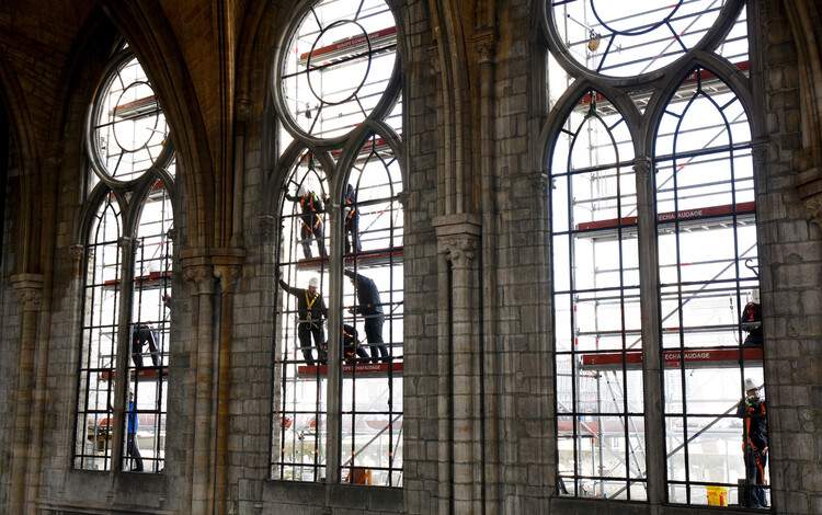 重建巴黎圣母院：法国标志性大教堂的修复之旅 - 16 的图像 16