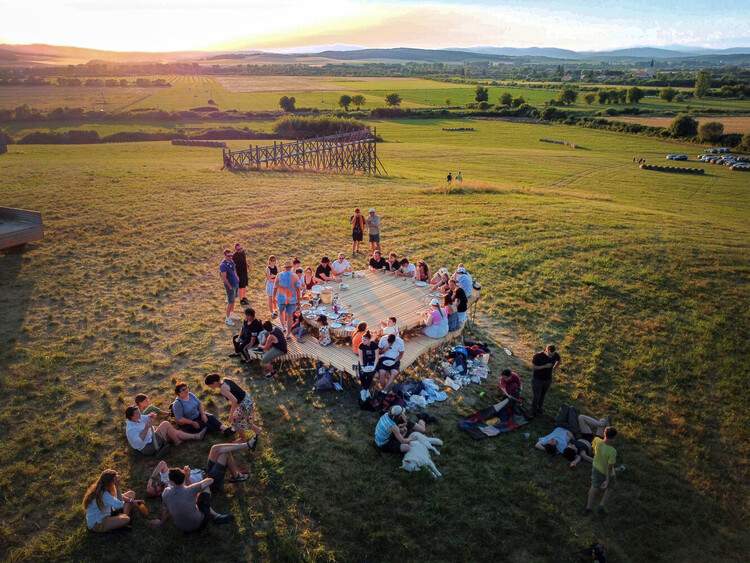 14 个围绕“共餐”而建的项目 - 6 的图像 21